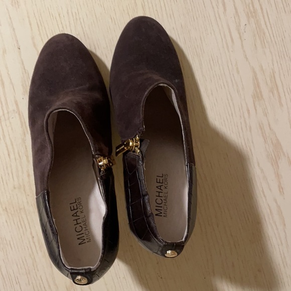 Michael Kors Heeled Boot Dark Brown - Picture 2 of 3